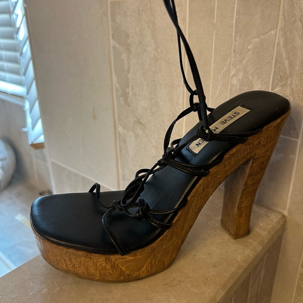 Steve Madden Lace Up  Platform Heels